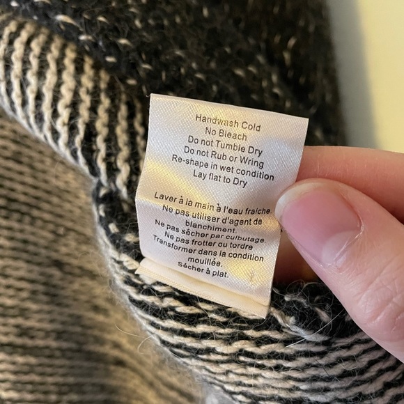 Aritzia TNA Angora Rabbit Hair and Cashmere Blend Poncho S/M - Picture 5 of 8